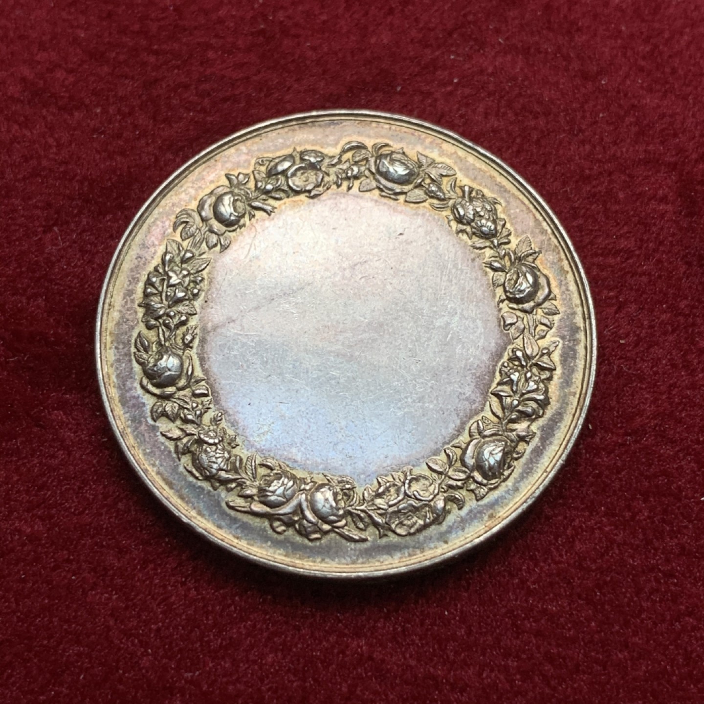 《竞宝斋》第75场-本周日，周一2场连拍（全场不限金额包邮） 法国 1880-1898年 银质 婚章 双面紫金色包浆 漂亮  12.2克  29.1mm直径 丰饶角边铭 带银标 