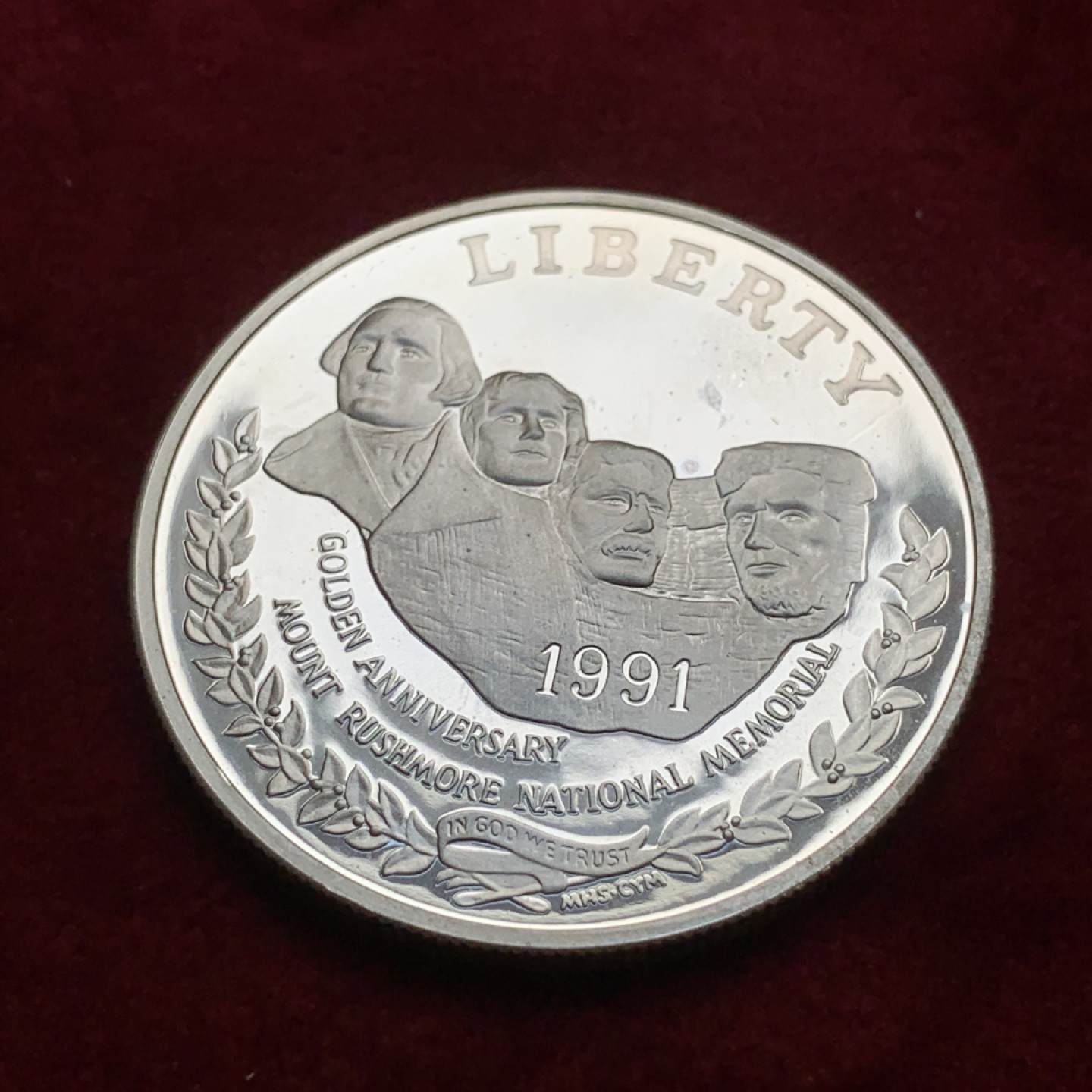 《竞宝斋》第75场-本周日，周一2场连拍（全场不限金额包邮） 美国 1991年 总统山 美元银币 900银 26.7克 比较少见的品种