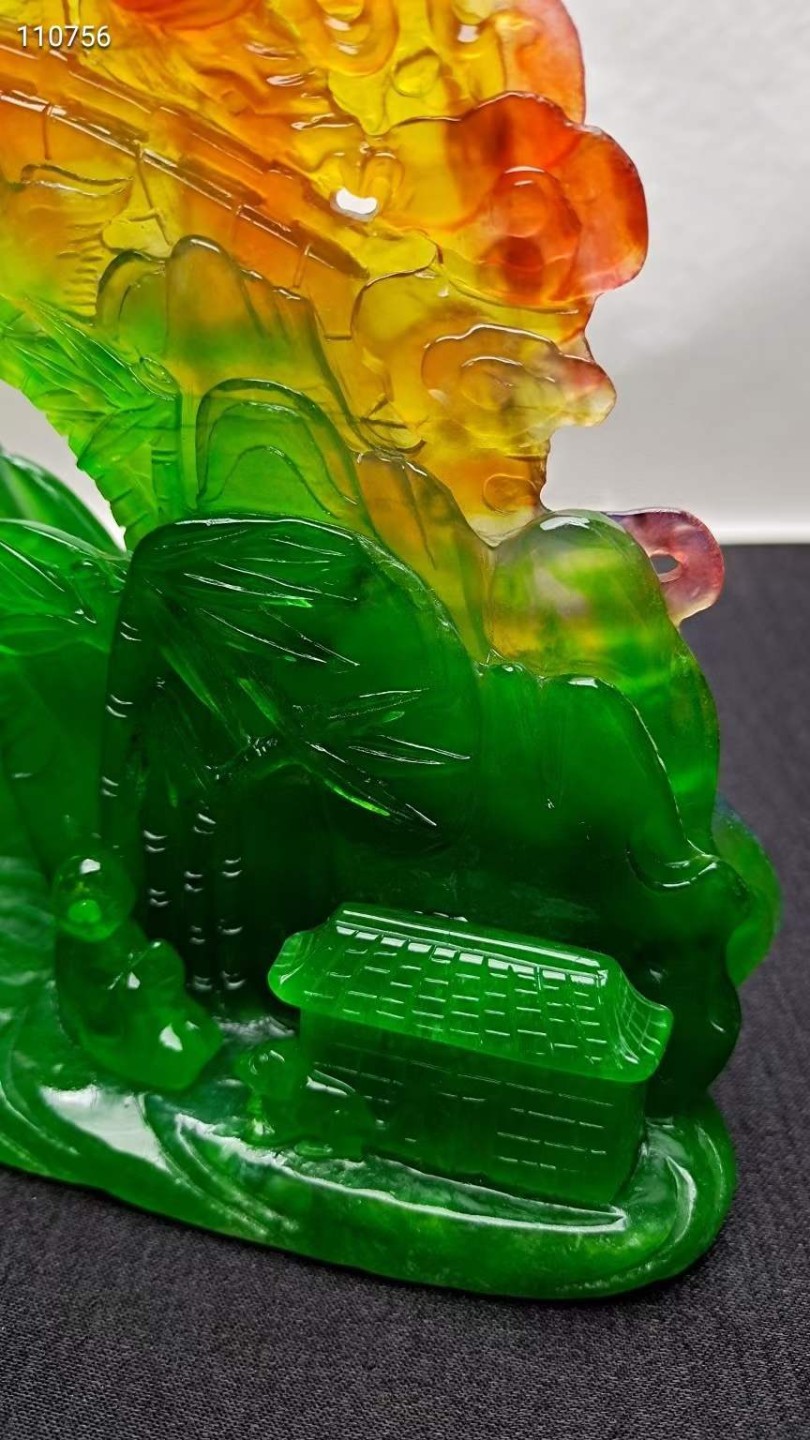 龙石种多彩超大超厚翡翠“鹊桥相会”摆件，整料雕刻，水头超好，超级完美 