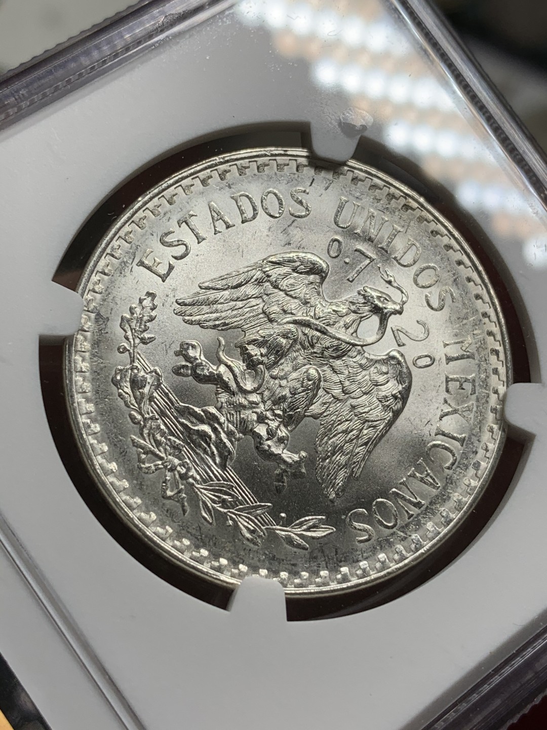 《竞宝斋》第75场-本周日，周一2场连拍（全场不限金额包邮） NGC MS66 1944M 墨西哥1比索小鹰洋 很不错的分数