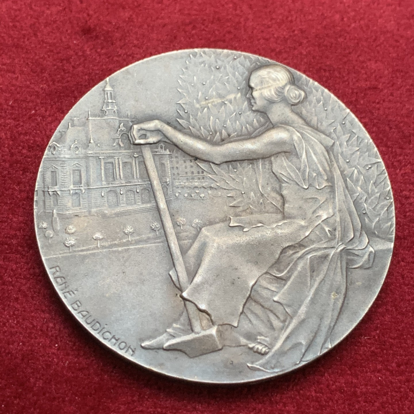 《竞宝斋》第75场-本周日，周一2场连拍（全场不限金额包邮） 原盒法国1900年左右工业少女城市景观镀银大铜章 50mm，55克，BRONZE铜标