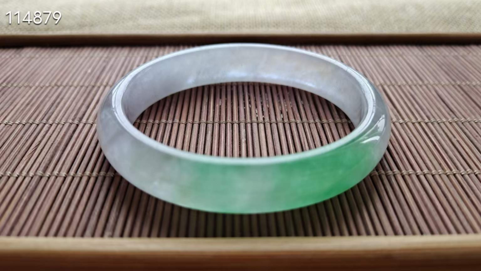 冰种飘花翡翠贵妃手镯一对