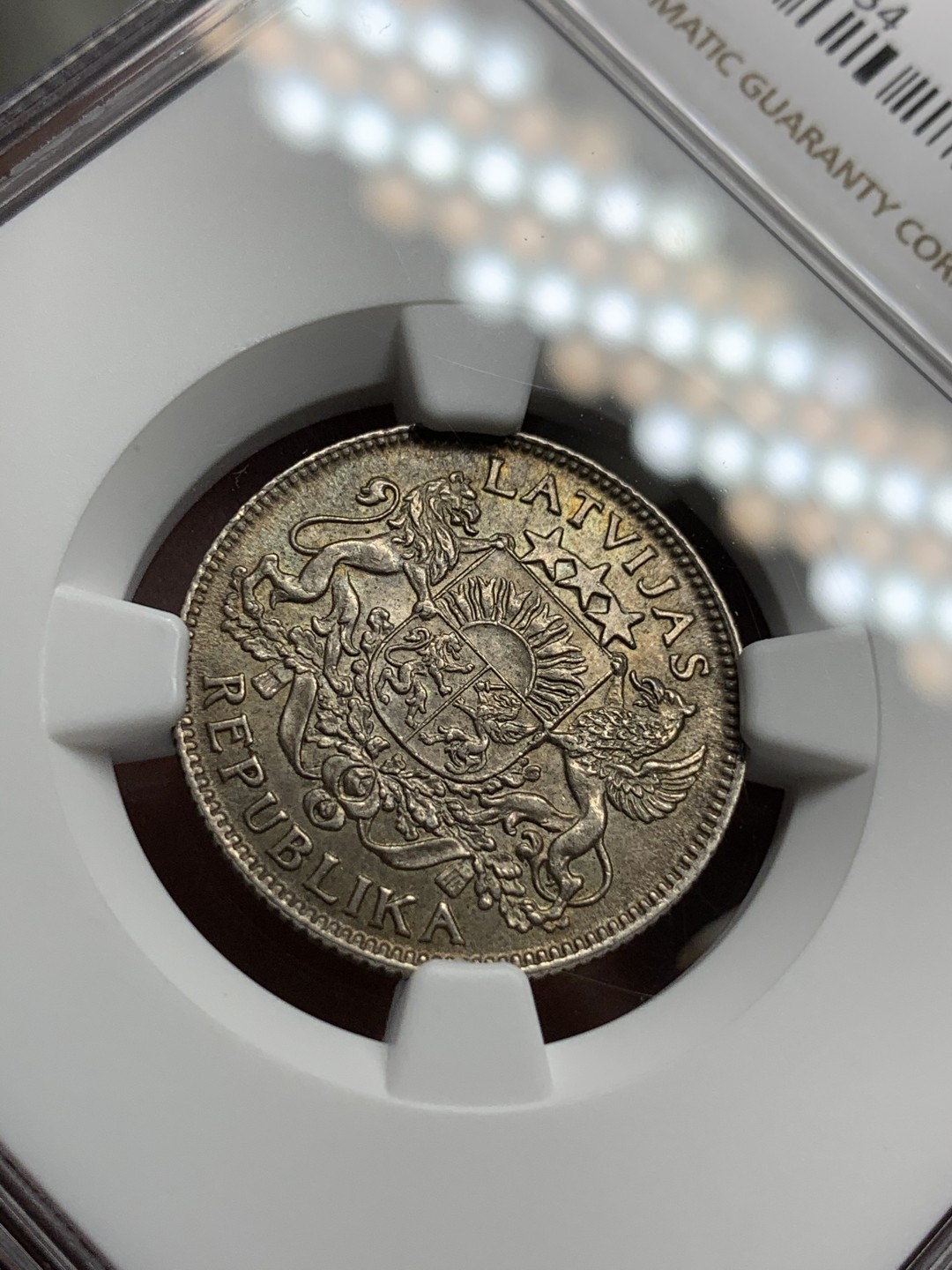 《竞宝斋》第75场-本周日，周一2场连拍（全场不限金额包邮） NGC-MS63 拉脱维亚1924年1拉特 和美女5拉特配套 收藏级五彩包浆 