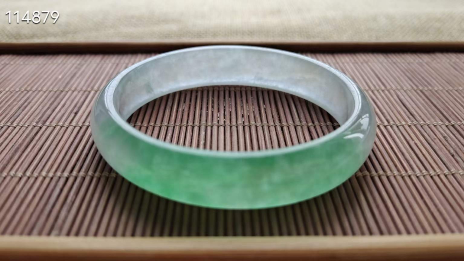 冰种飘花翡翠贵妃手镯一对