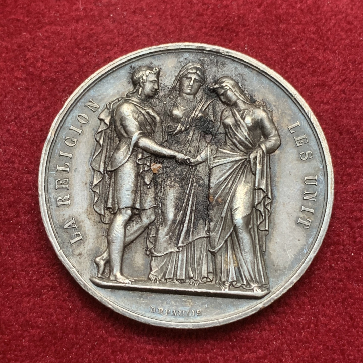 《竞宝斋》第75场-本周日，周一2场连拍（全场不限金额包邮） 法国 1860-1879年 银质 婚章 原始褒奖 磨损极小  大尺寸 22.62克  36.9mm直径 蜜蜂边铭 带银标 大规格