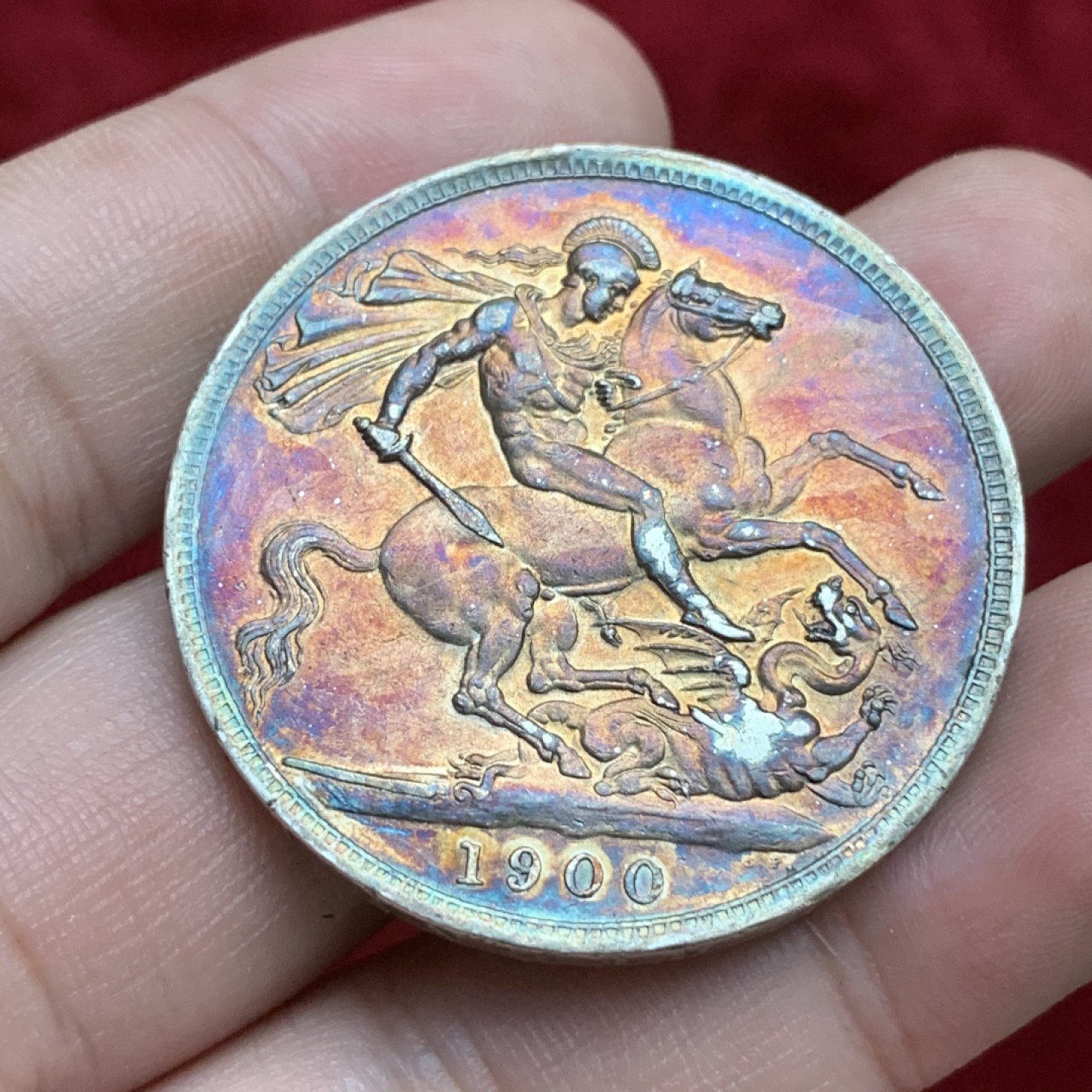 《竞宝斋》第75场-本周日，周一2场连拍（全场不限金额包邮） 好状态  英国 1900年 维多利亚批纱马剑克朗 绚丽紫包浆 状态不错