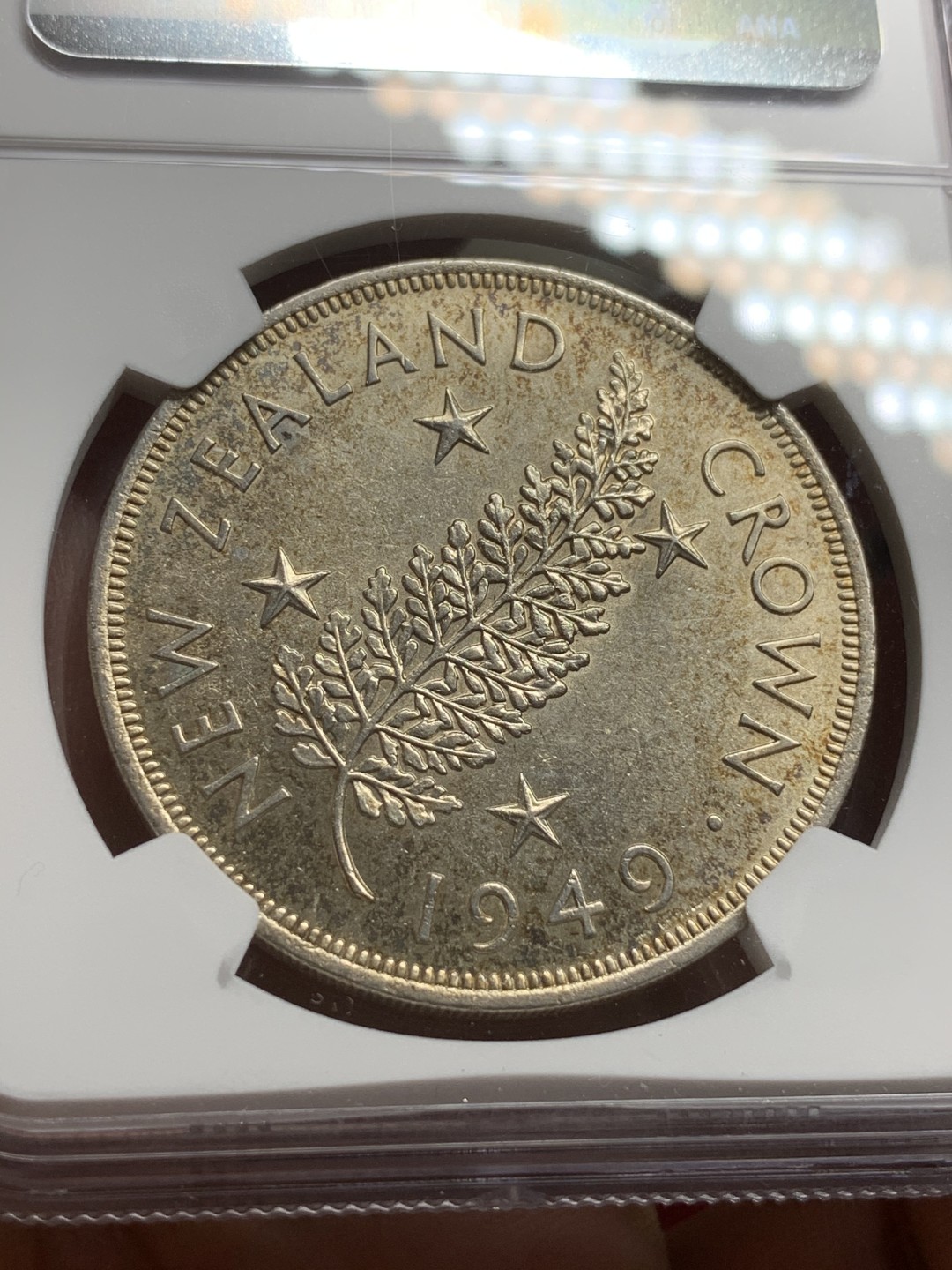 《竞宝斋》第75场-本周日，周一2场连拍（全场不限金额包邮） NGC-MS61 新西兰 1949年 乔五 1克朗 大银币 原光好品 分数偏低