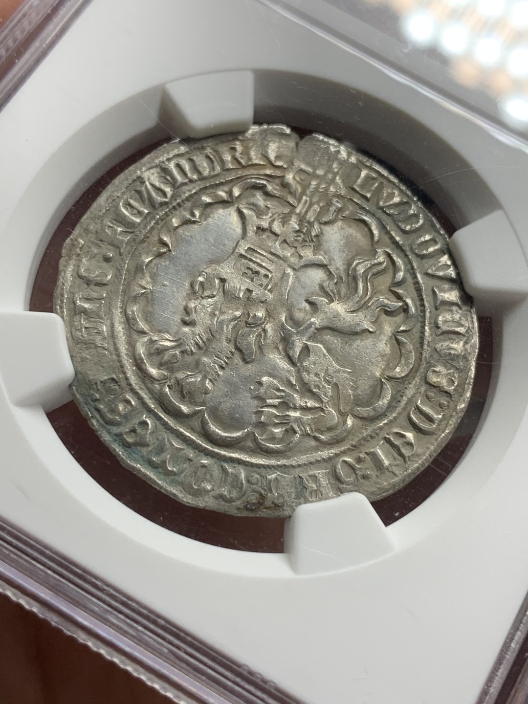 《竞宝斋》第75场-本周日，周一2场连拍（全场不限金额包邮） NGC-MS60 1346-1384比利时法兰德斯 2Gros银币 原味老包浆 打制深细节清晰 33mm 少见品种