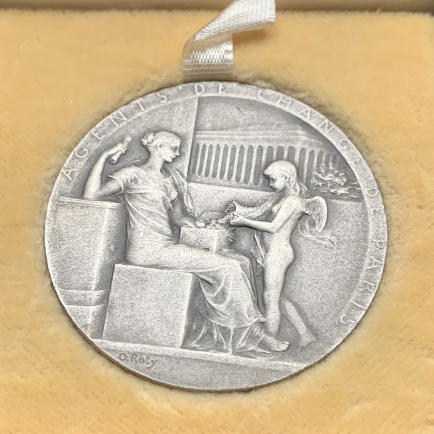 《竞宝斋》第75场-本周日，周一2场连拍（全场不限金额包邮） 原盒罗蒂作品巴黎股票经纪人镀银铜章 37mm，21.2克，BRONZE铜标