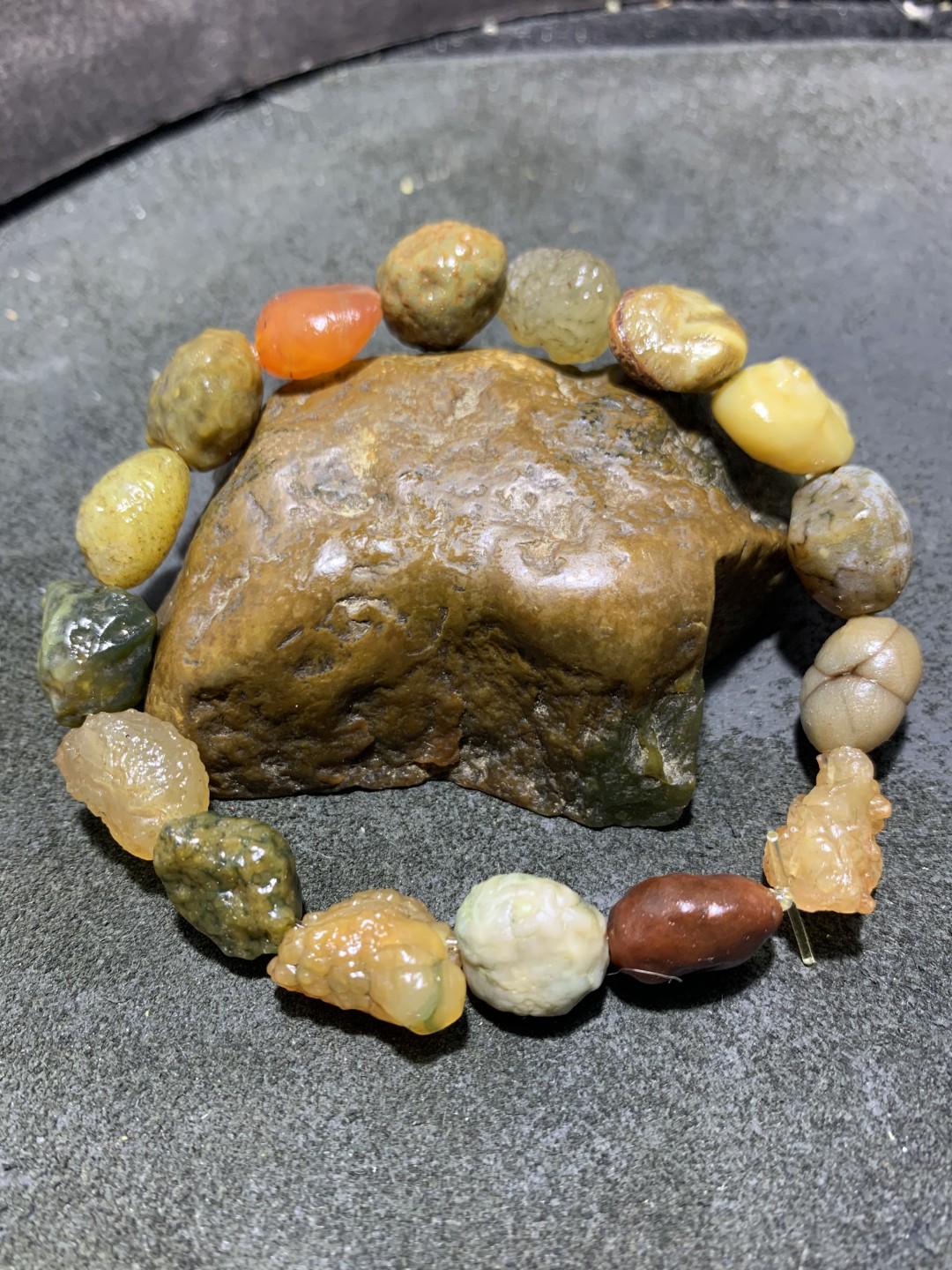 精美筋脉石老料原石手串一条