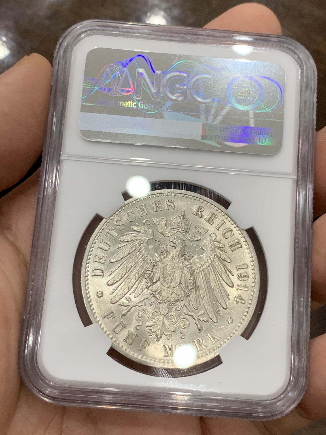 《竞宝斋》第75场-本周日，周一2场连拍（全场不限金额包邮） NGC-MS62 德国萨克森 1914E年 5马克 大银币 好品原光