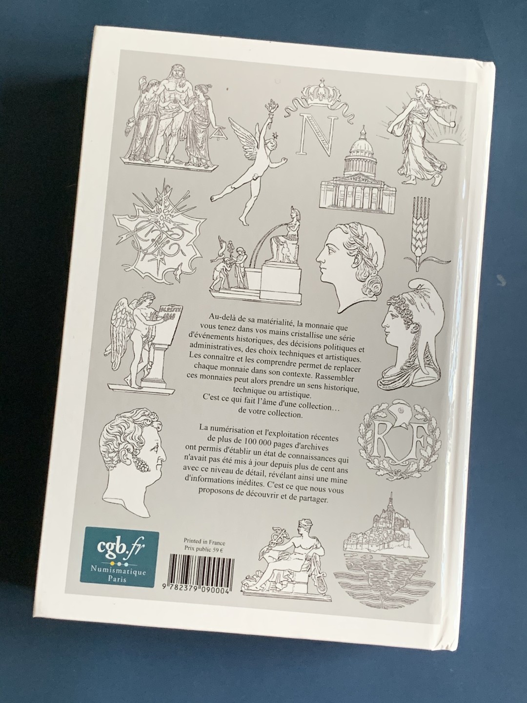 《竞宝斋》第75场-本周日，周一2场连拍（全场不限金额包邮） 原封精装本 法国2019钱币目录 从造币工艺，雕刻师，标识标志，细分版别都有详尽的分类 厚达1126页！可谓是法币的百科全书，难得