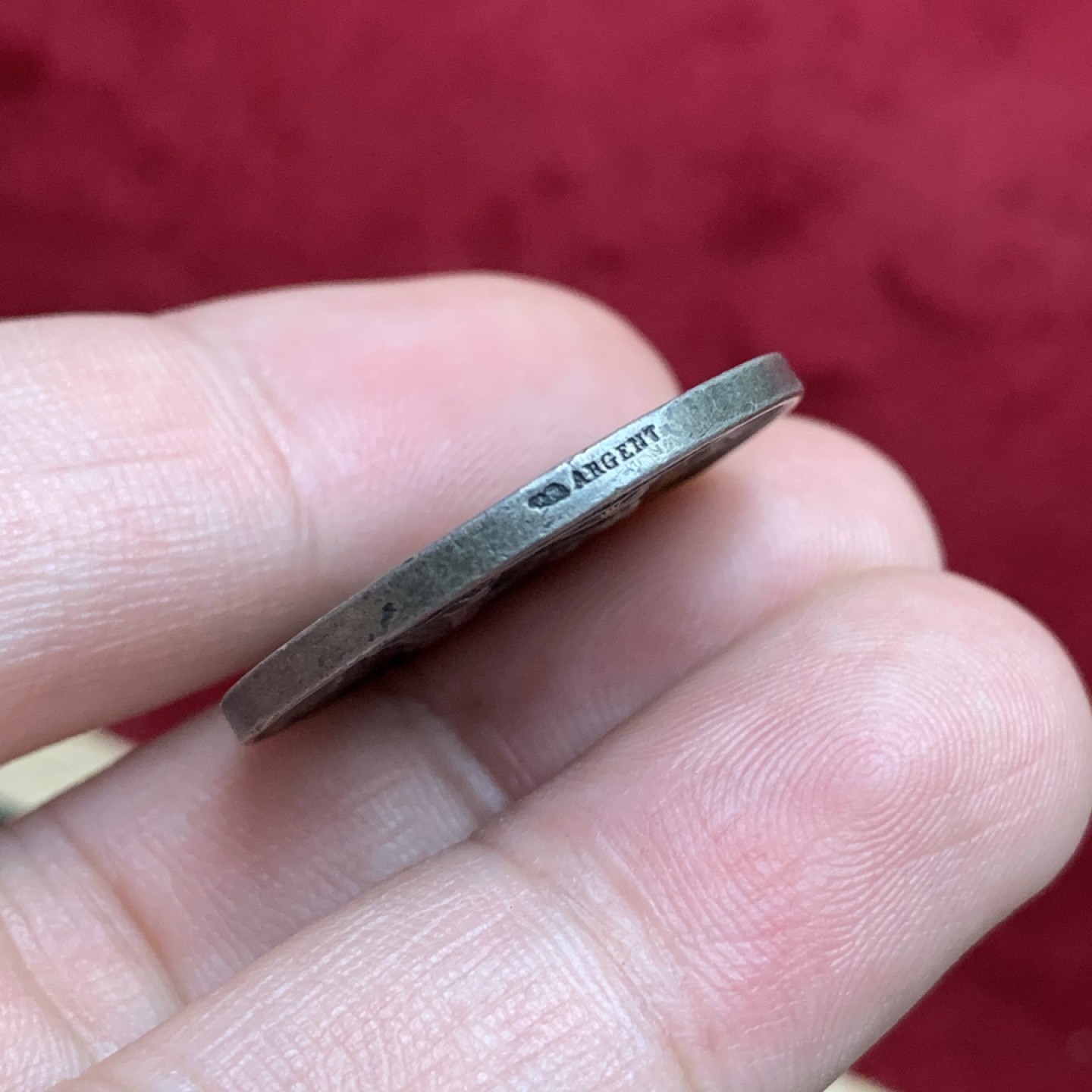 《竞宝斋》第75场-本周日，周一2场连拍（全场不限金额包邮） 法国 1880-1898年 银质 婚章 深彩包浆 神父细节都非常好  10.2克  27.3mm直径 丰饶角边铭 带银标 