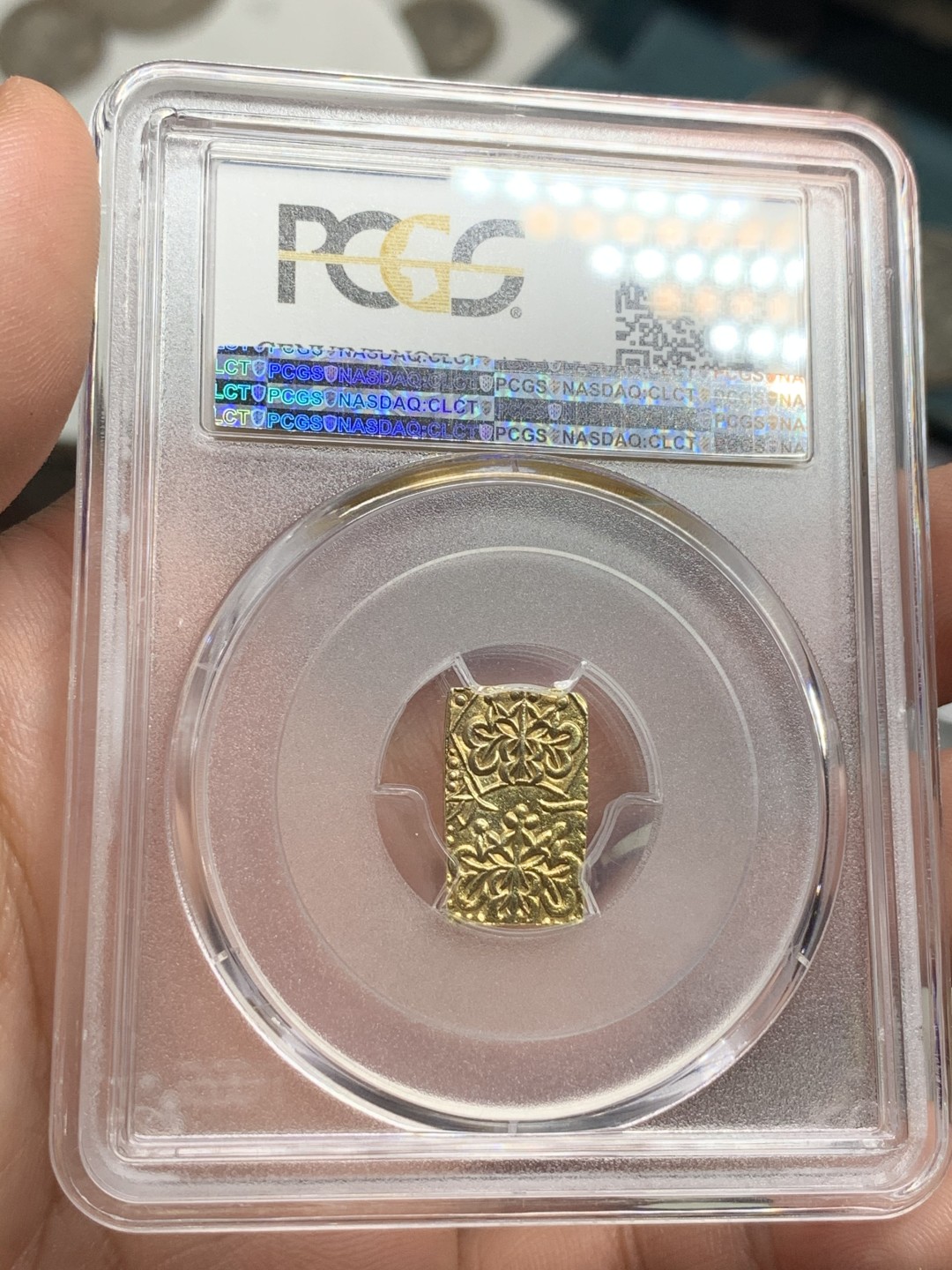 《竞宝斋》第75场-本周日，周一2场连拍（全场不限金额包邮） PCGS-UNC 日本天保 一分金 金光十足   右上角有个保字 值得收藏