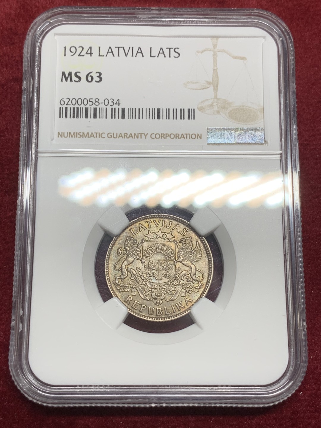 《竞宝斋》第75场-本周日，周一2场连拍（全场不限金额包邮） NGC-MS63 拉脱维亚1924年1拉特 和美女5拉特配套 收藏级五彩包浆 