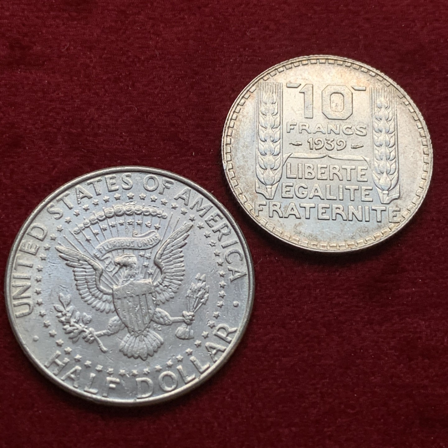 《竞宝斋》第75场-本周日，周一2场连拍（全场不限金额包邮） 2枚一组  1939年 法国 好品10法郎银币+美国 1990年 肯尼迪 50美分 硬币