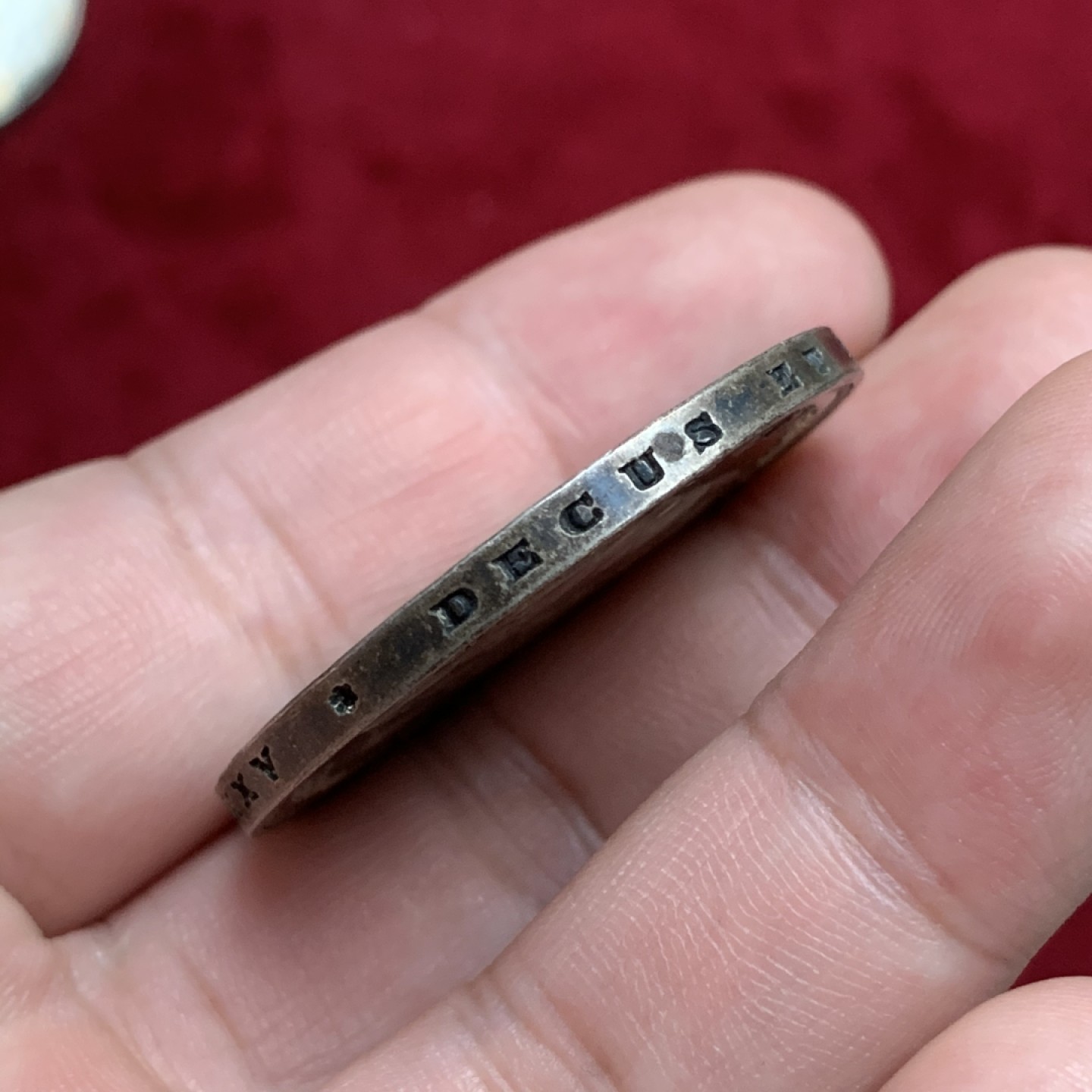 《竞宝斋》第75场-本周日，周一2场连拍（全场不限金额包邮） 英国 1935年 乔五 木马剑 银币 双面深彩包浆 可送评