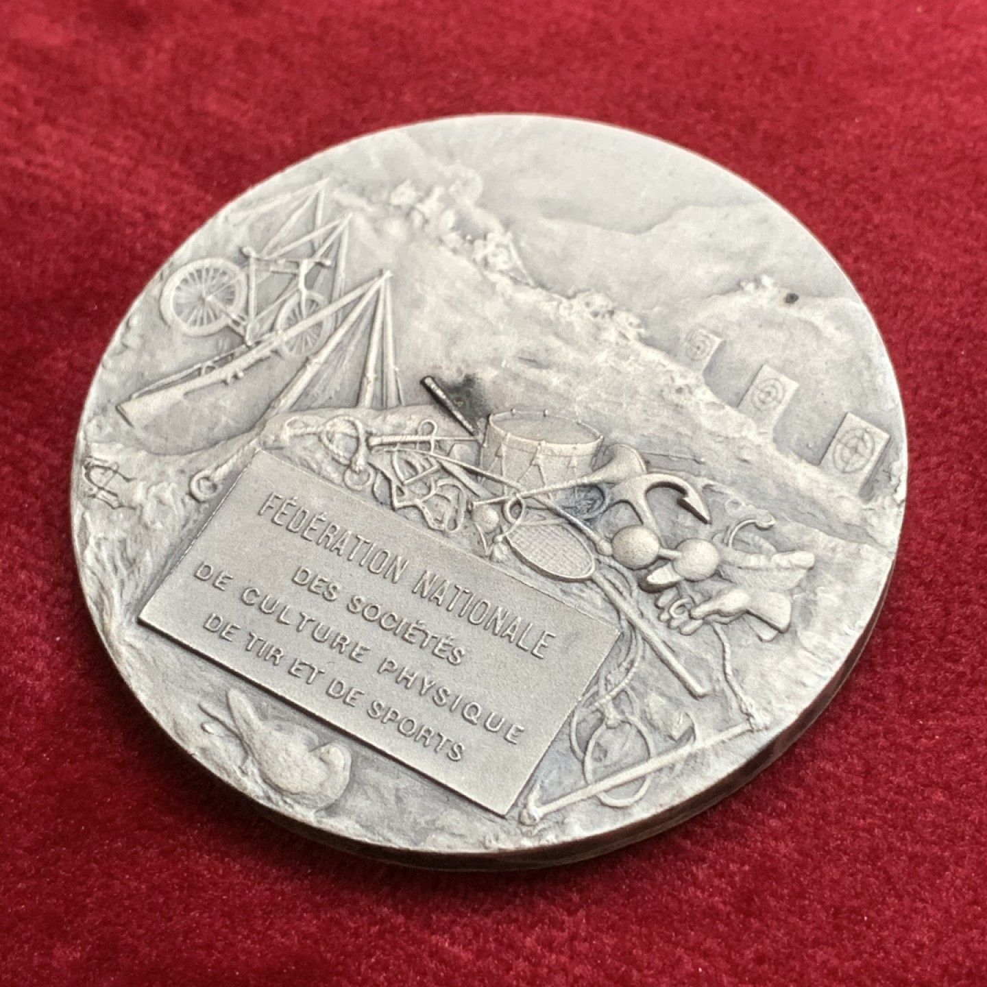 《竞宝斋》第75场-本周日，周一2场连拍（全场不限金额包邮） 原盒法国1900年前后镀银射击节大铜章UNC品相 50mm，65克，BRONZE铜标