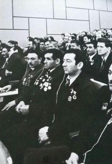 大猫徽章拍卖第197期 苏联劳动金星 证书 金质 