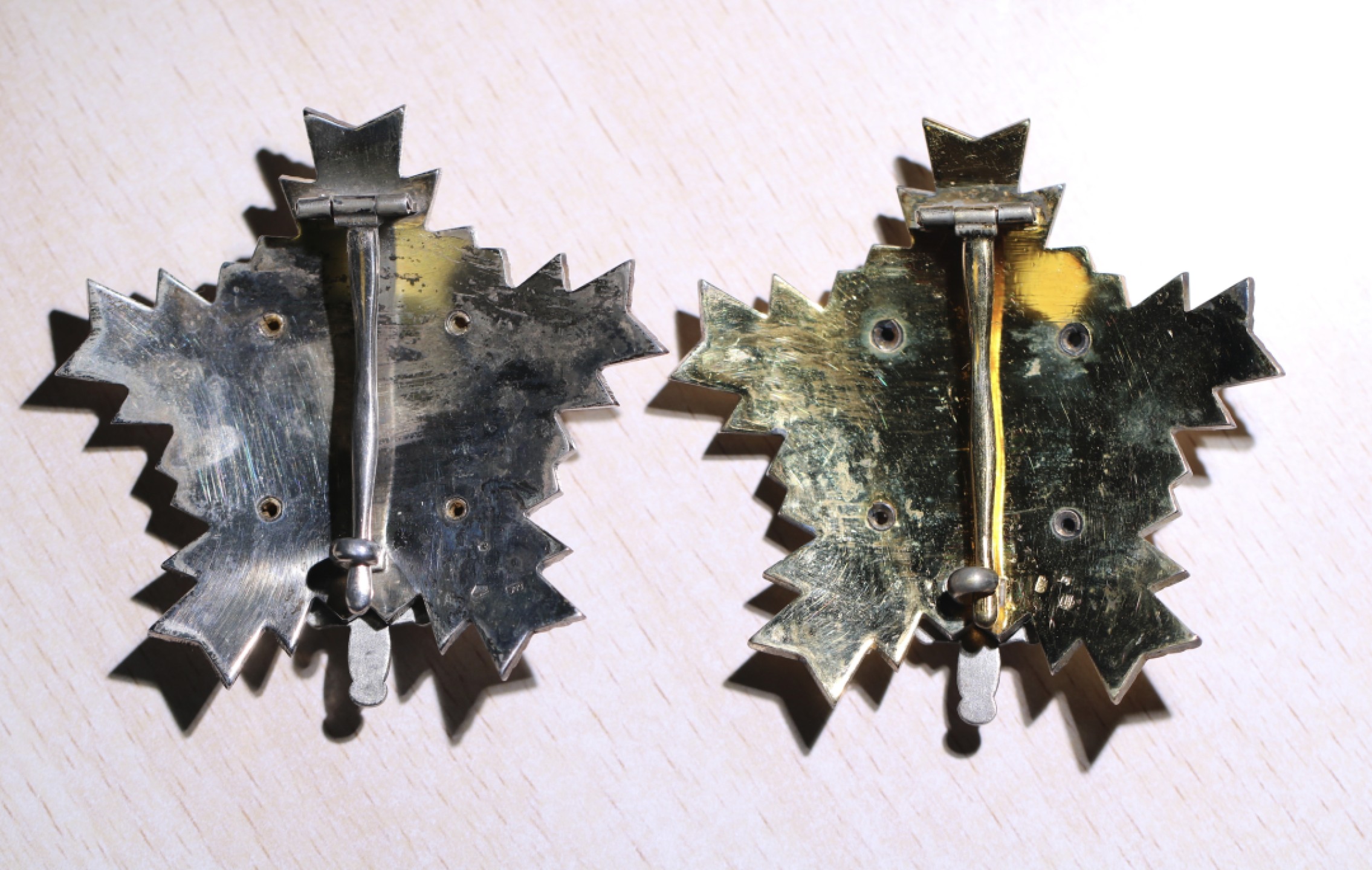 大猫徽章拍卖第197期 南斯拉夫人民军 二 三级勋章一组 银质好品