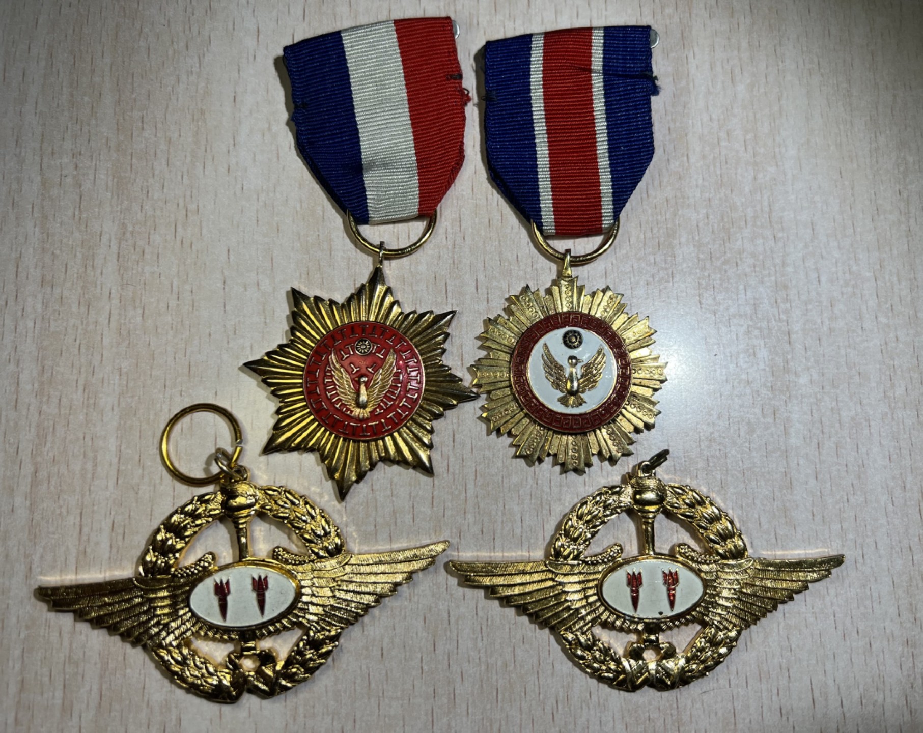 大猫徽章拍卖第197期 中国台湾奖章一组 铜 铝 质