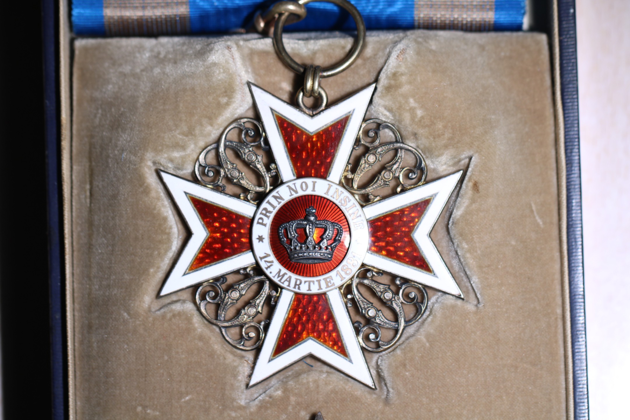 大猫徽章拍卖第197期 大十字级罗马尼亚王冠勋章 原盒 好品