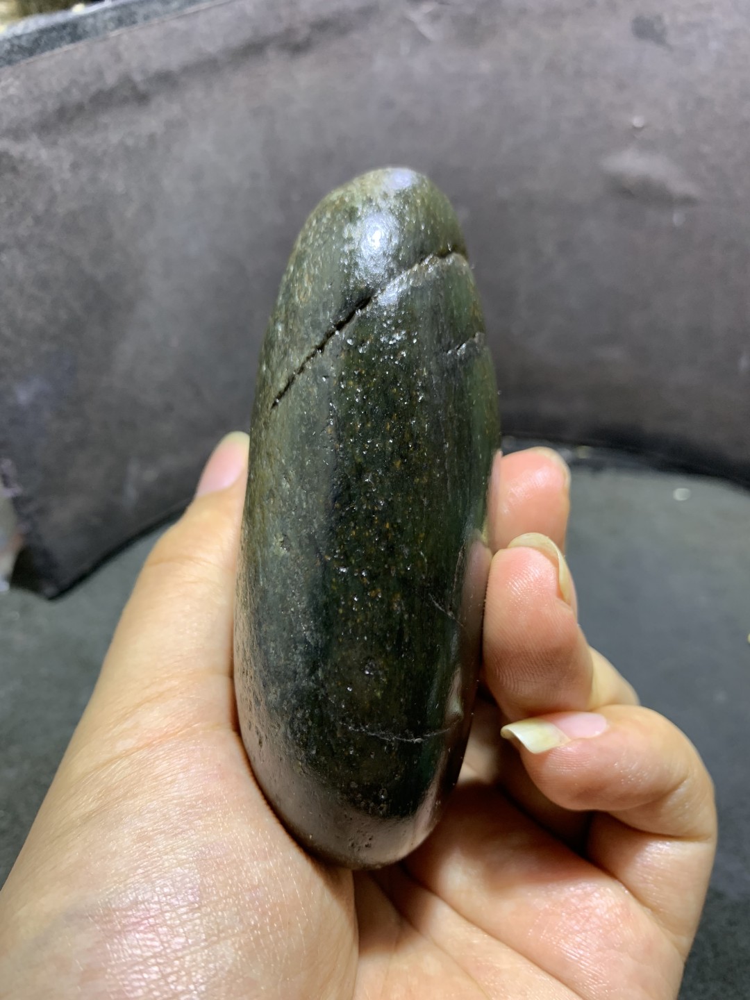 和田玉特色老皮独籽一颗，