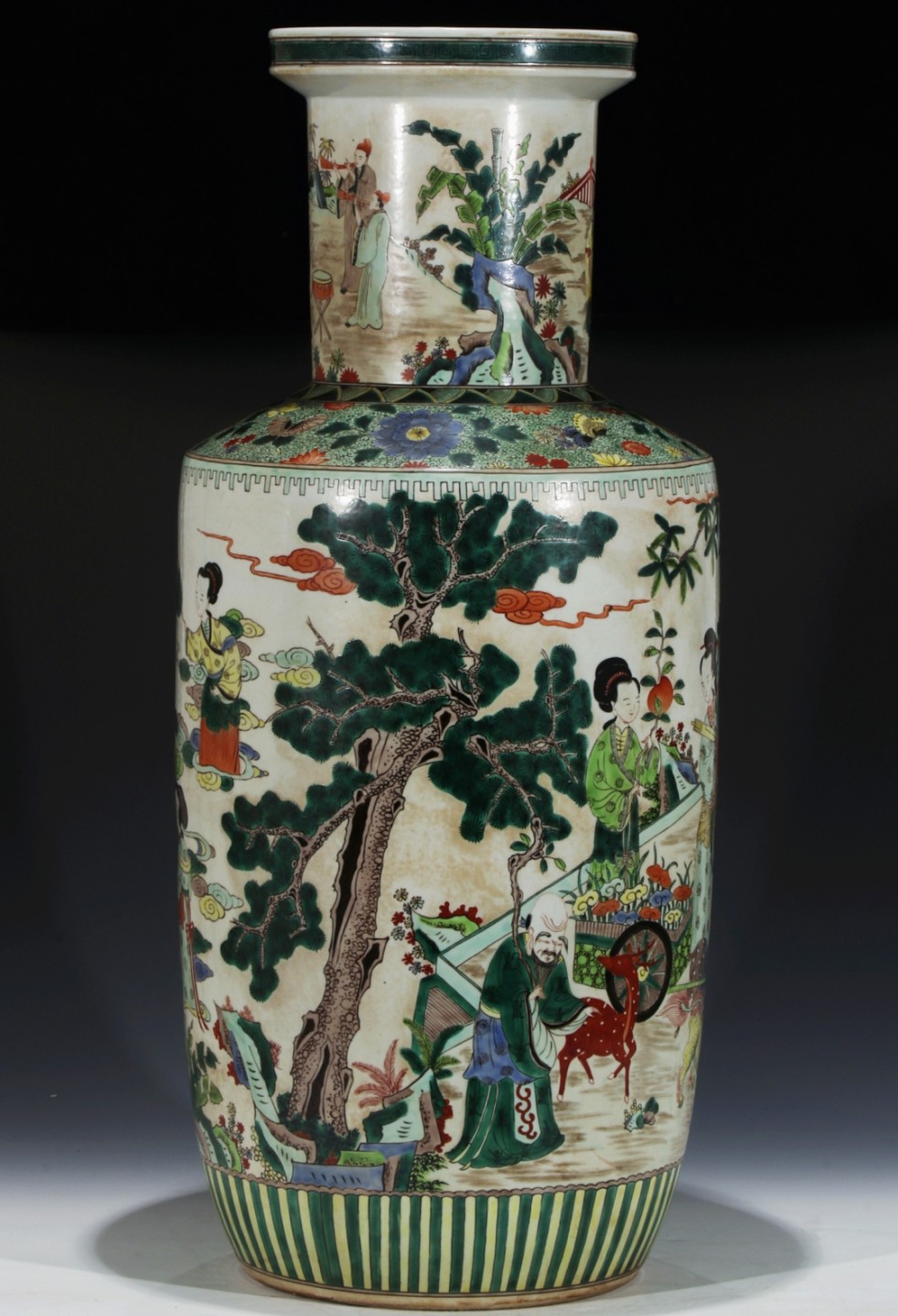 美品·款识“大清康熙年制”精工细作满工青花五彩人物故事纹棒槌瓶一对。