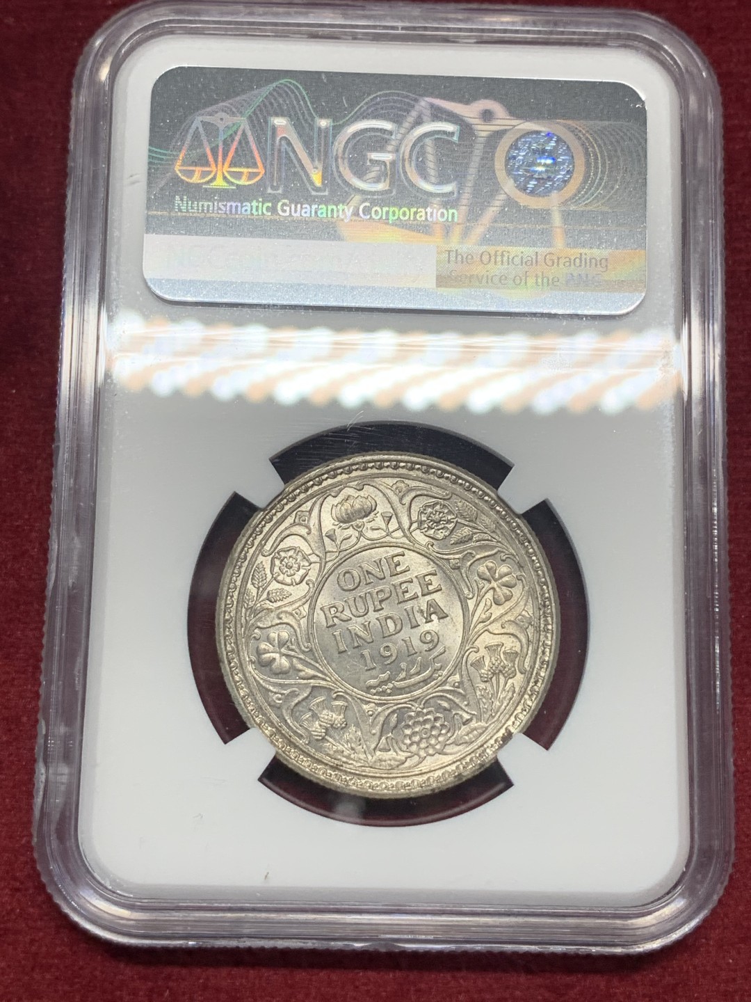 《竞宝斋》第76场-本周日，周一2场连拍（全场不限金额包邮） NGC MS62 印度 1919年 乔治五世一卢比银币 转光好品