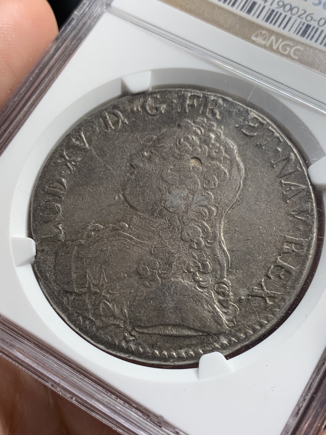 《竞宝斋》第76场-本周日，周一2场连拍（全场不限金额包邮） NGC AU50 1726年法国路易十五埃居 亚军分，稀少厂别埃克斯铸造，深灰包浆，深打压力足，背面边缘有极轻微的减重痕