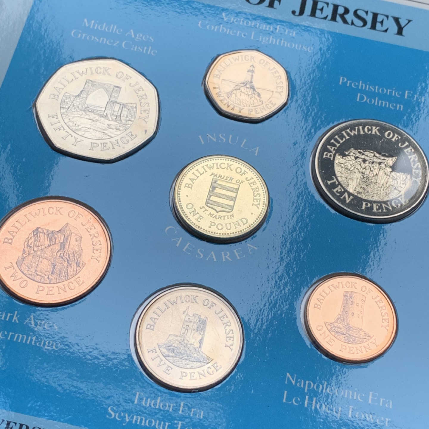 《竞宝斋》第76场-本周日，周一2场连拍（全场不限金额包邮） 泽西岛1987年清年份官方原装套币全套BU，KM#MS4