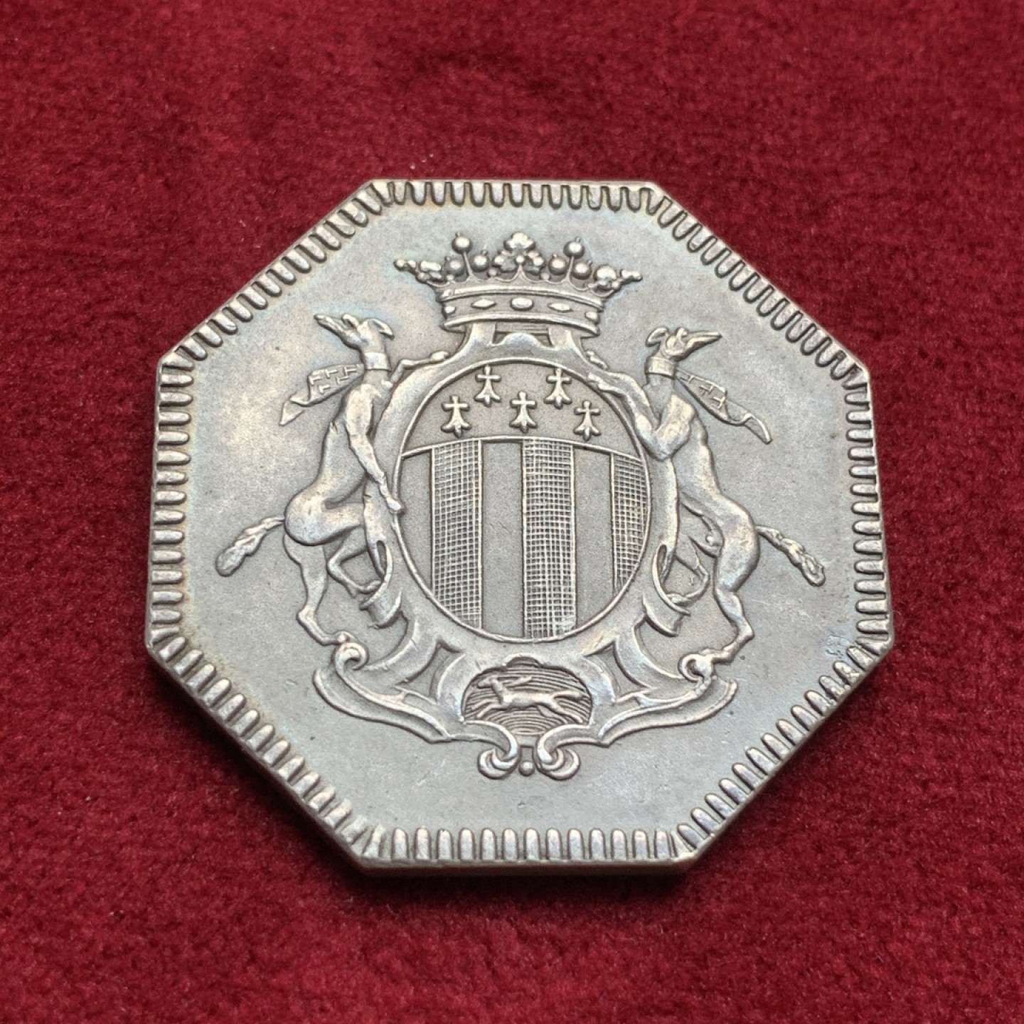 《竞宝斋》第76场-本周日，周一2场连拍（全场不限金额包邮） 法国雷恩城市徽章八角银章，15.2克32mm丰饶角1AR边铭