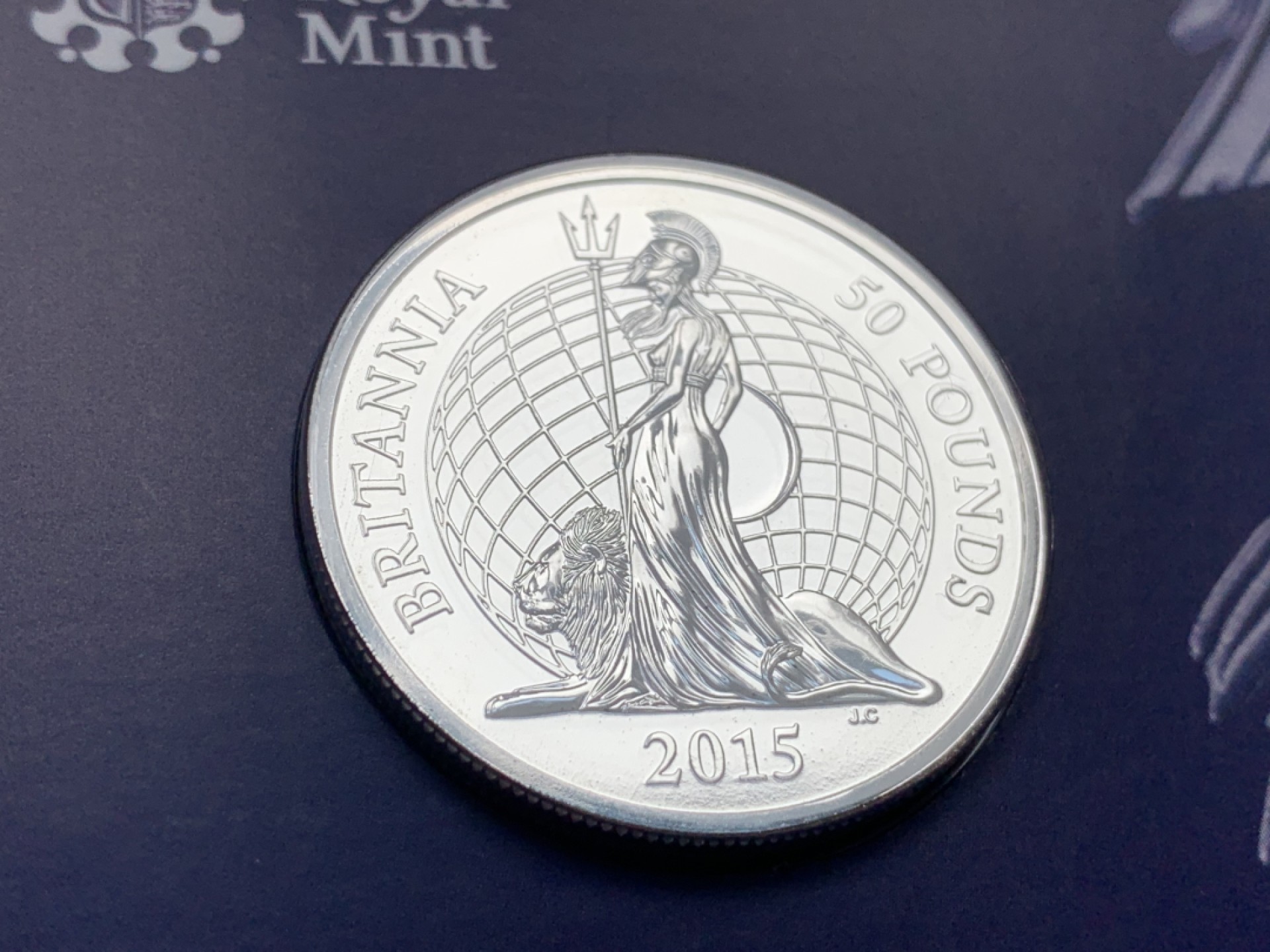 《竞宝斋》第76场-本周日，周一2场连拍（全场不限金额包邮） 英国 2015年不列颠尼亚女神50英镑纪念银币 带原包装