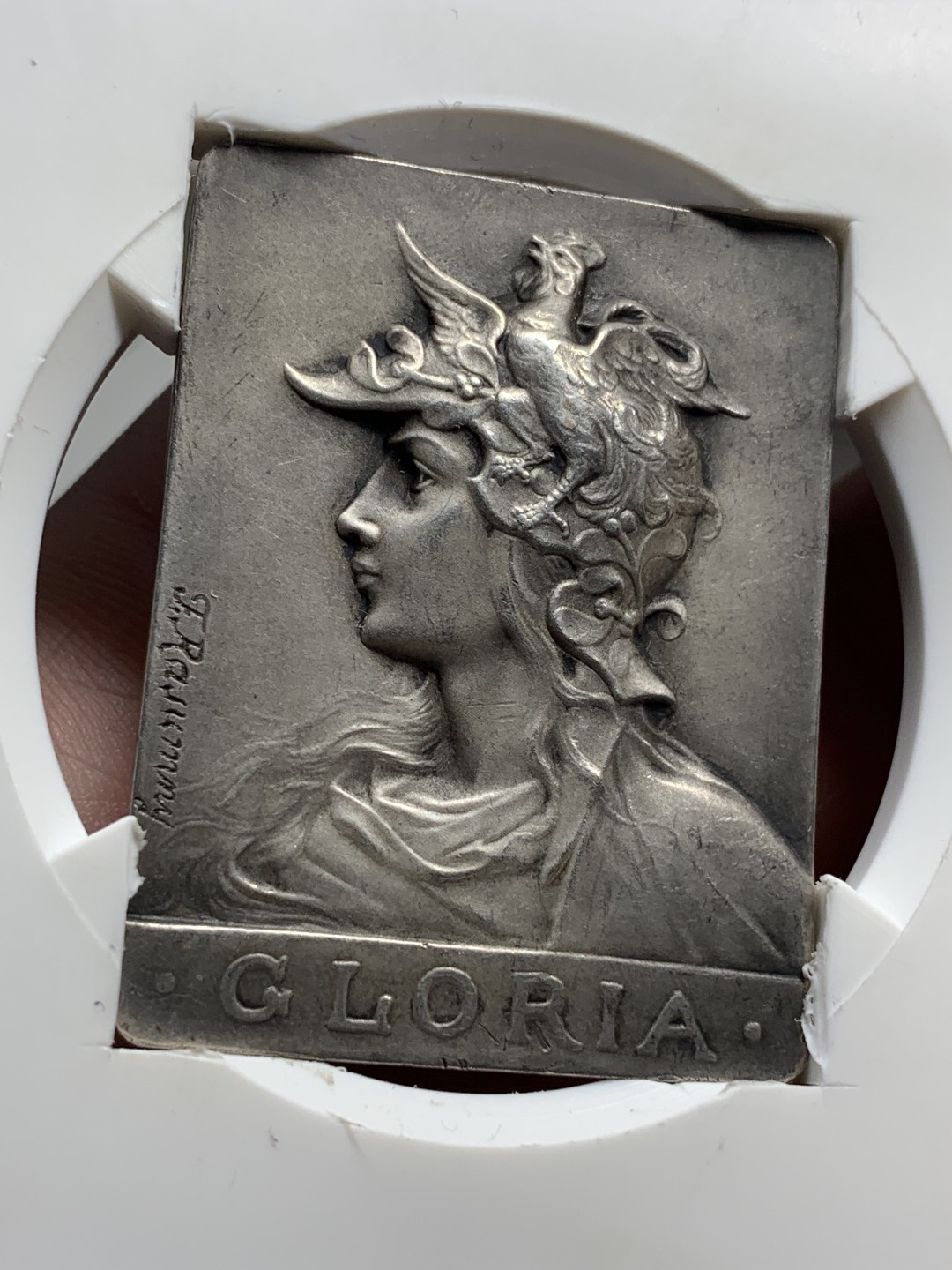 《竞宝斋》第76场-本周日，周一2场连拍（全场不限金额包邮） 法国 1880年代 雄鸡柯林斯头盔女神 Rasummy作品 45×34mm  950银33.95g 状态很不错