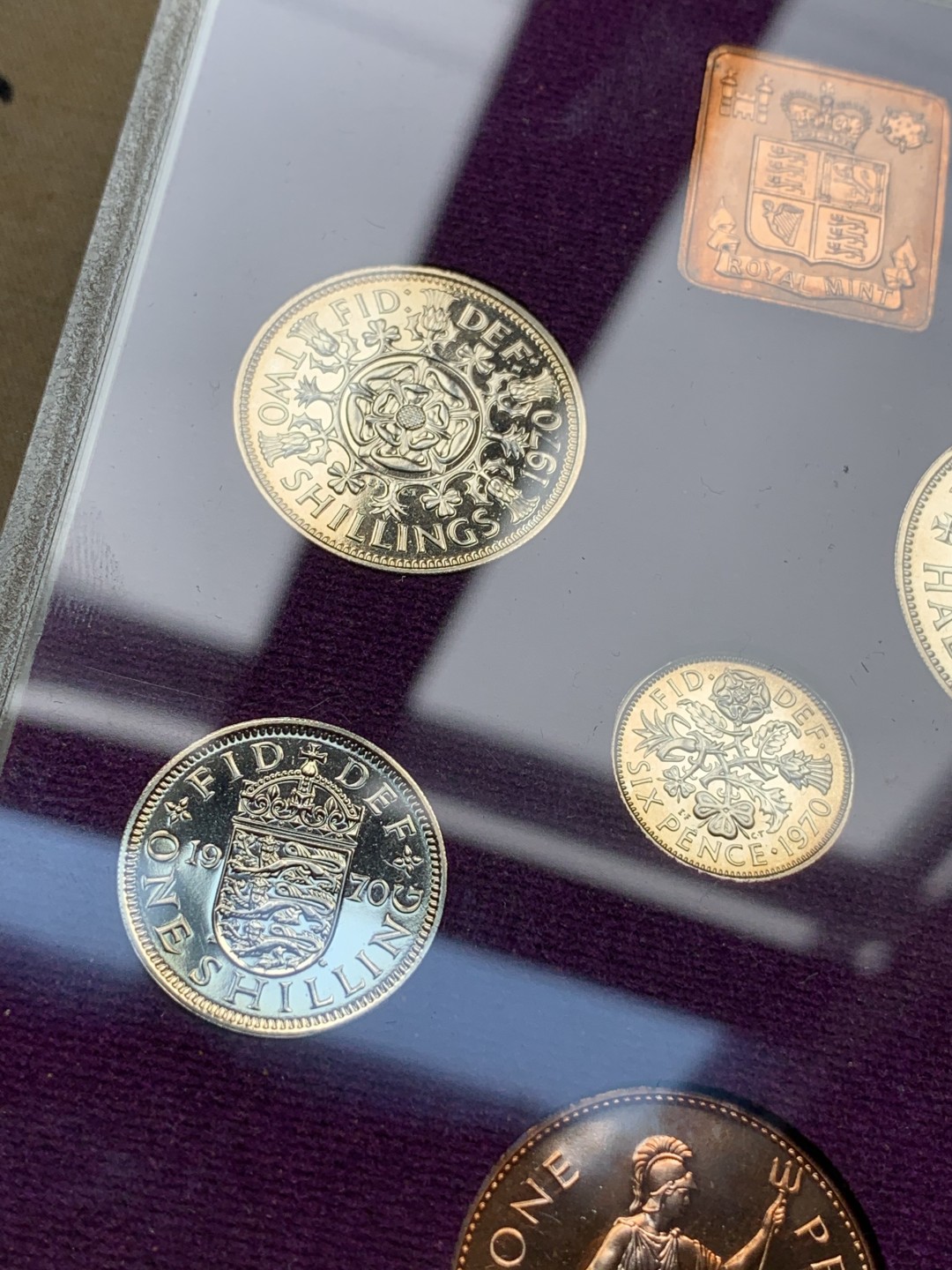 《竞宝斋》第76场-本周日，周一2场连拍（全场不限金额包邮） 英国1970年原封精制套币，女皇少女头像关门币，热门品种BU好品！