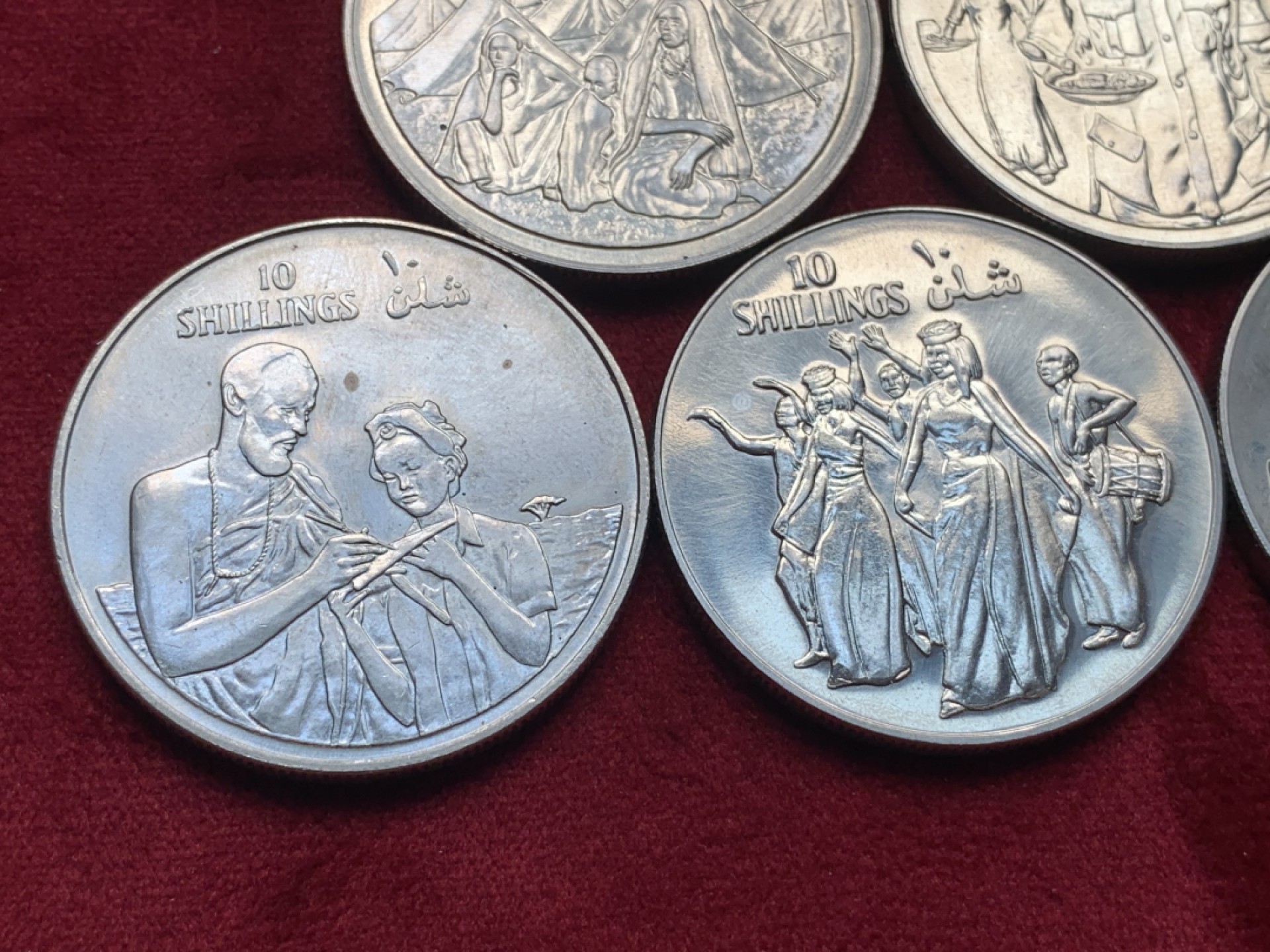 《竞宝斋》第76场-本周日，周一2场连拍（全场不限金额包邮） 索马里1979年 共和10周年5枚装 纪念币