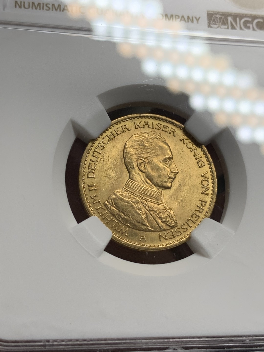 《竞宝斋》第76场-本周日，周一2场连拍（全场不限金额包邮） NGC-MS61 德国普鲁士 1914年 威廉二世军装版 20马克金币 很漂亮的转光