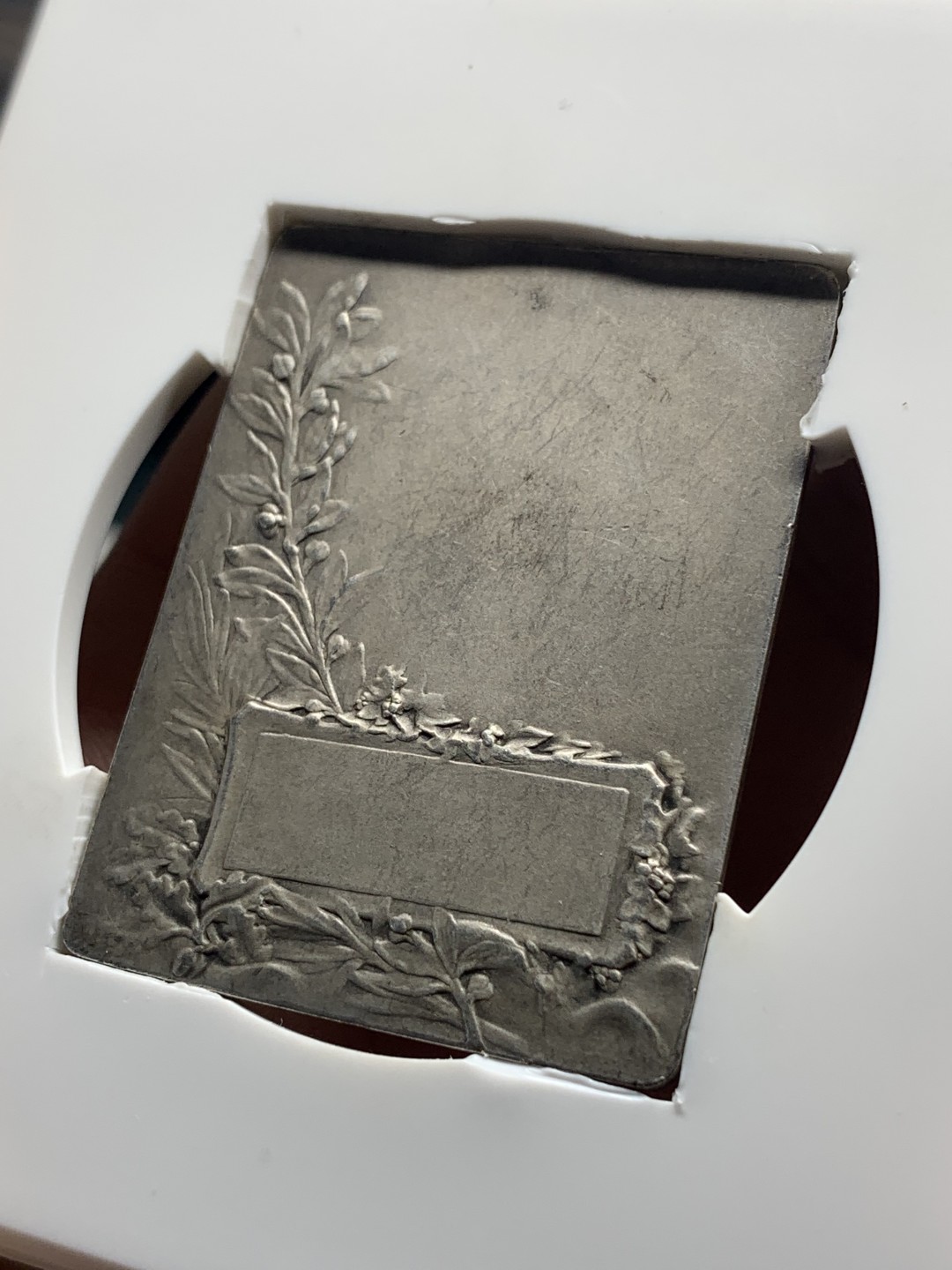 《竞宝斋》第76场-本周日，周一2场连拍（全场不限金额包邮） 法国 1880年代 雄鸡柯林斯头盔女神 Rasummy作品 45×34mm  950银33.95g 状态很不错