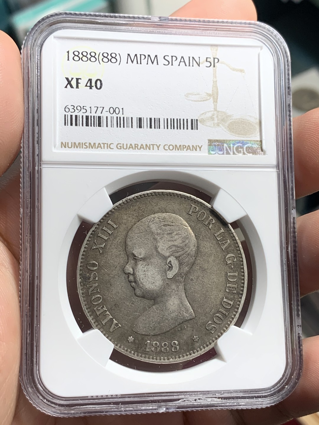 《竞宝斋》第76场-本周日，周一2场连拍（全场不限金额包邮） NGC-XF40 西班牙 1888年 阿方索十三世光头版 5比塞塔双柱大银币 发财年份