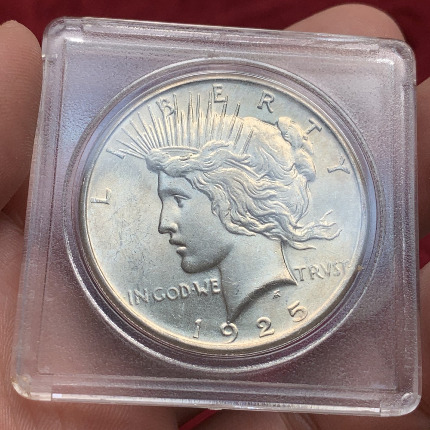 《竞宝斋》第76场-本周日，周一2场连拍（全场不限金额包邮） 美国 1925年 和平 1美元 银币 状态不错 淡彩包浆