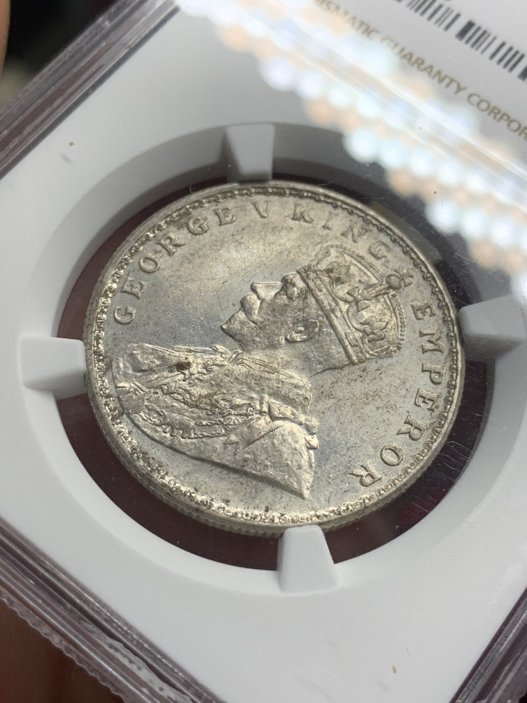 《竞宝斋》第76场-本周日，周一2场连拍（全场不限金额包邮） NGC MS62 印度 1919年 乔治五世一卢比银币 转光好品