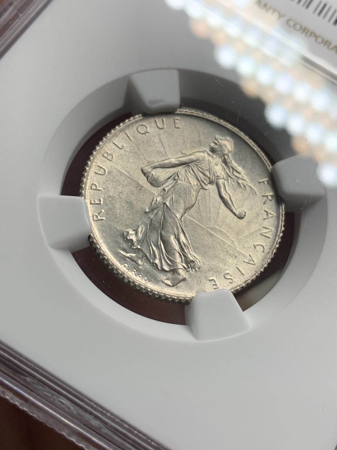 《竞宝斋》第76场-本周日，周一2场连拍（全场不限金额包邮） NGC-MS62 法国1915年 播种女神 1法郎银币 原光好品