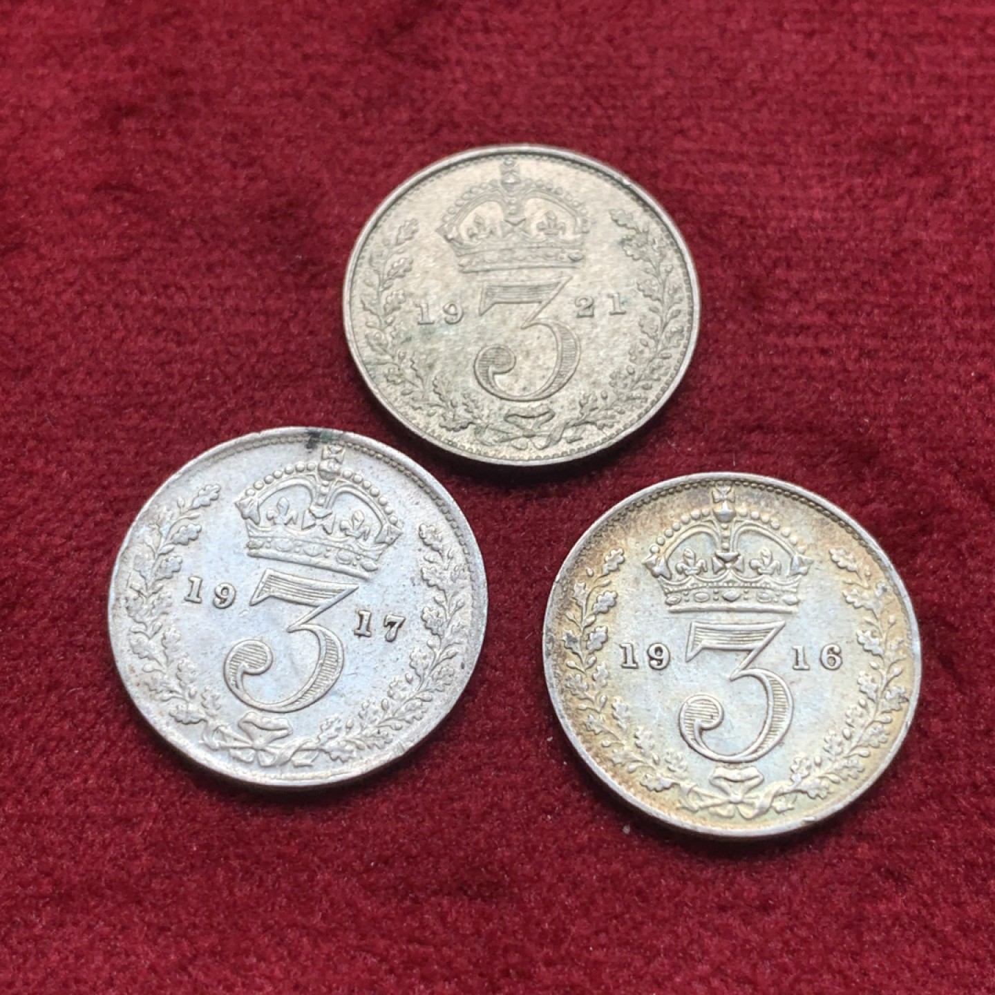 《竞宝斋》第76场-本周日，周一2场连拍（全场不限金额包邮） 三枚AU-UNC乔治五世三便士，2枚高银版  同批送评58分