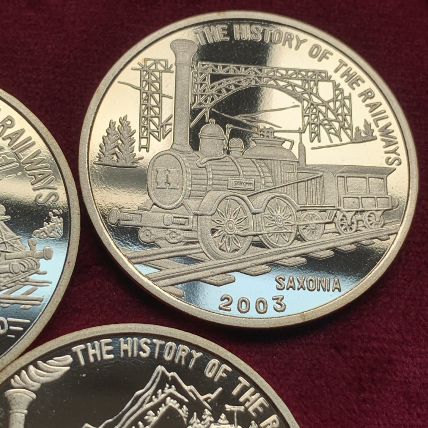 《竞宝斋》第76场-本周日，周一2场连拍（全场不限金额包邮） 2003年 朝鲜-火车 铜币 3枚全 发行量3000枚