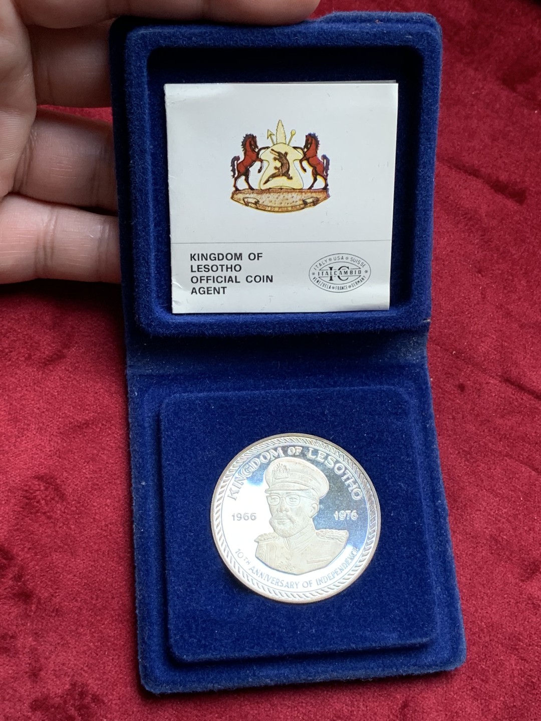 《竞宝斋》第76场-本周日，周一2场连拍（全场不限金额包邮） PROOF原包装证书莱索托1976年10马洛蒂纪念银币十周年独立纪念  发行量2100枚  25.08g   0.925