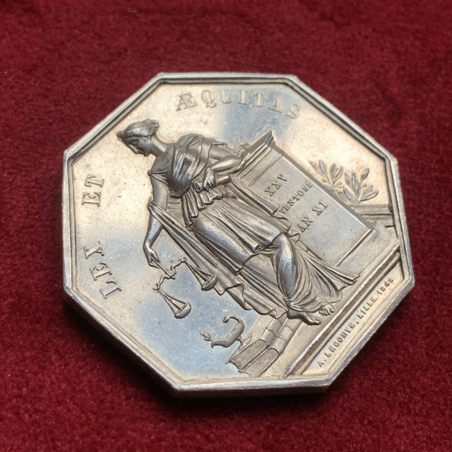 《竞宝斋》第76场-本周日，周一2场连拍（全场不限金额包邮） 法国1848年里尔省公证处公正女神八角银章，18.5克34mmAR边铭