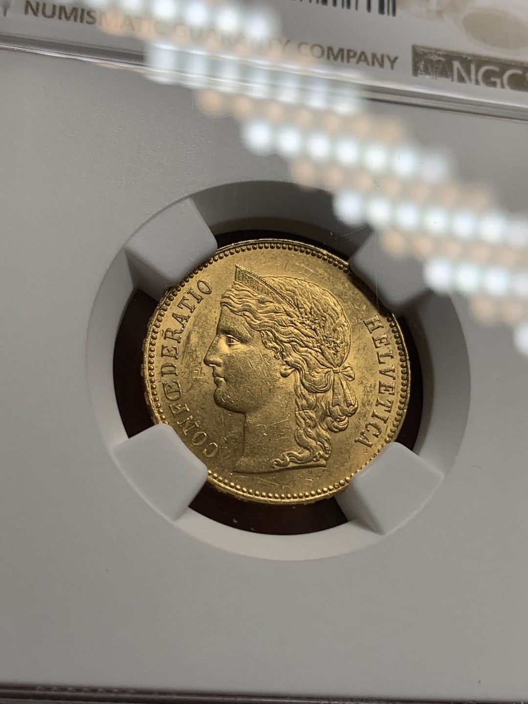 《竞宝斋》第76场-本周日，周一2场连拍（全场不限金额包邮） NGC-MS62 瑞士1893年 早期女人头像 20法郎金币 稀少的早期版 能上MS就更加难了