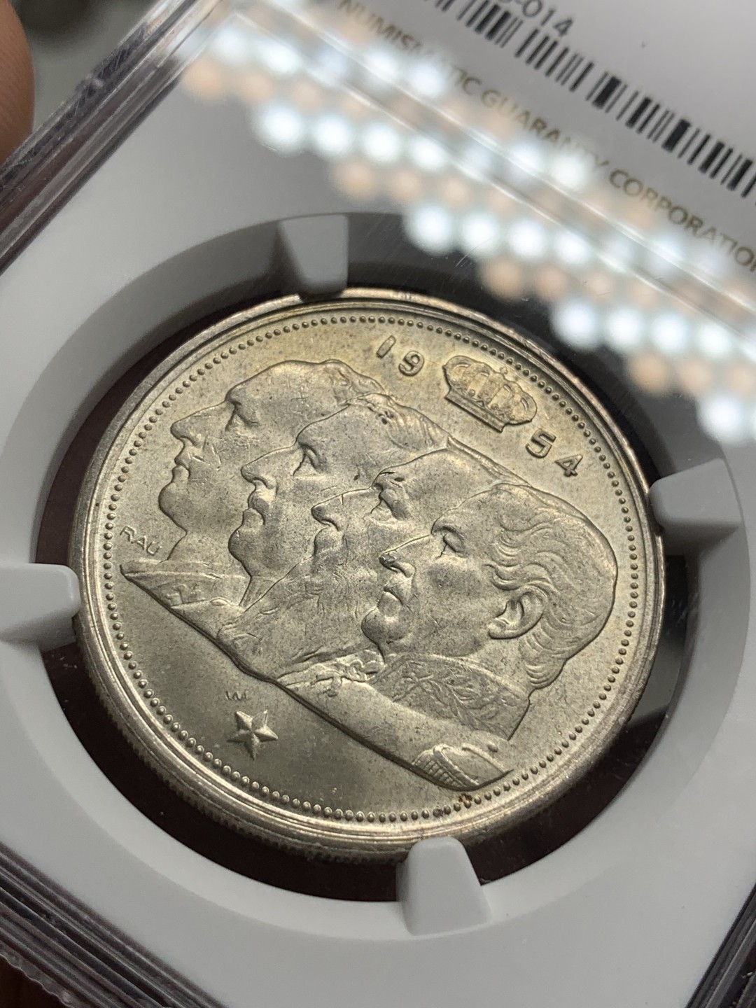 《竞宝斋》第76场-本周日，周一2场连拍（全场不限金额包邮） NGC-MS64 比利时 1954年 四皇头像 法语版 100法郎大银币 顶级好品