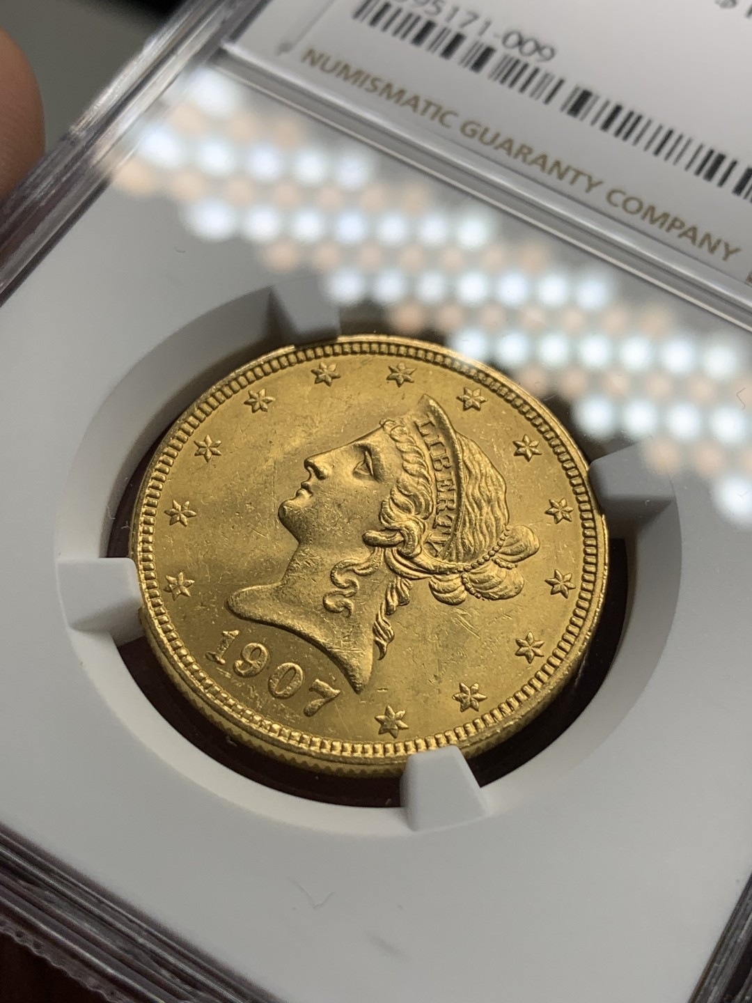 《竞宝斋》第76场-本周日，周一2场连拍（全场不限金额包邮） NGC-MS62 美国 1907年 老鹰 10美元金币 早期自由女神头像 一流的品相 非常少见