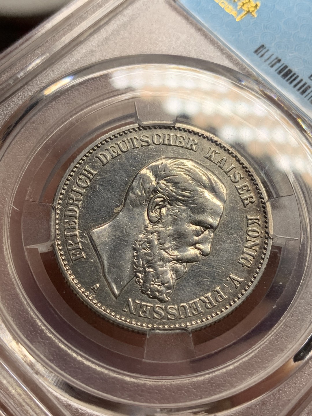 《竞宝斋》第76场-本周日，周一2场连拍（全场不限金额包邮） 保粹 AU55 德国1888年 普鲁士 弗里德里希三世 三皇之年 2马克。 人物清晰，字口完整，流通品相。